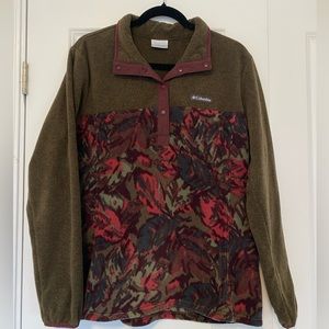 Columbia fleece quarter snap pullover.